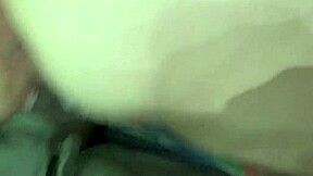 娇小18+少女骑黑人大屌狂喷水近距离猛骑