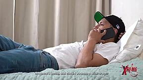 mi amigo con polla enorme folla duro viendo netflix 😈