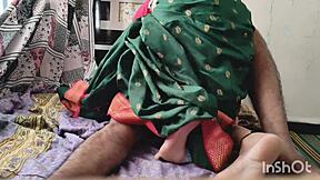 嘿，印度女佣，这大早上的就馋我的大鸡巴了，是吧？