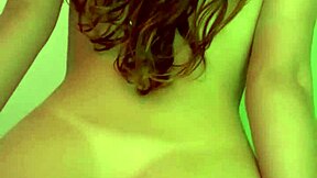 Gozando Dentro do Cu Rosinha da Minha Vizinha, Ela Ficou com a Bucetinha Babando - POV!