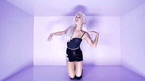 uhh i think ariana grande’s focus vid is super hot