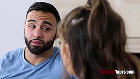 棕发少女Sofie Reyez签署顺从契约，玩起变态游戏