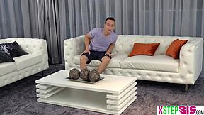 欧洲继妹与娇小18+闺蜜3P！