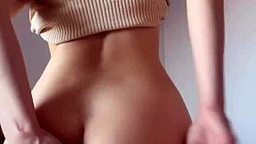 Super Hot Tiny Teen Masturbating With Maiskii