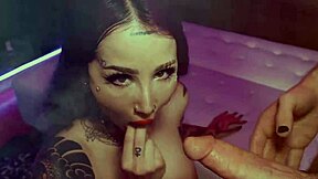 纹身辣妹Lola Fae秀身材前搭讪狂干