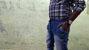 Omg, I can’t even, this pink saree bhabhi looks so hot, gotta tear that up today!