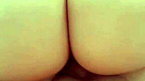 性感后妈坐在继子上