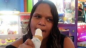 Paty bumbum's shopping mall adventure with el toro de oro