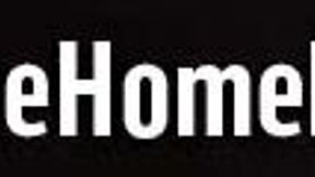 我是这个剃毛棕发emo妹子带纹身，在家手指我的骚逼