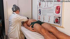 Ereção Inesquecível Diante da Enfermeira