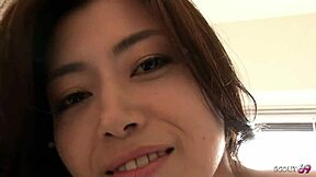 苗条日本妻子今天和丈夫的第一次无码性爱