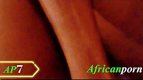 我被大黑屌后入猛干湿逼滴水