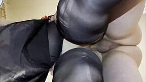 i fuked my chubby girlfriend doggy in the kitchen, but she was so wet and messy!