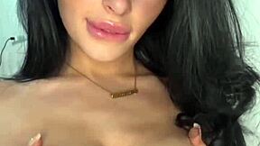 American student masturbating solo 😏