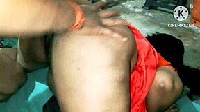 INDIAN BHABHI GETS CHUDAI WITH HINDI AUDIO