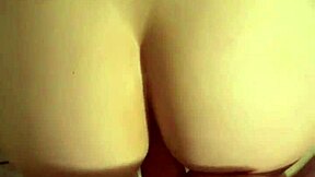 Hooker fucks bareback at trap house 😈