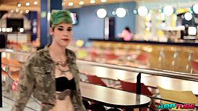 francesa buscando pollas en la bolera, blonde pussy ready for spooning and blowjob 😏