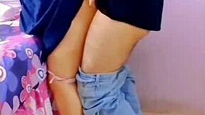 邻居墙钻洞结果狂干她火辣无毛骚逼