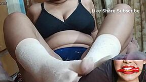 amateur teen 18+ couple does sexy footjob massage