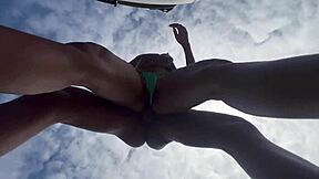 o vídeo perdido de vários jovens fazendo orgia no meio do mato