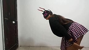 我朋友的老婆穿着丁字裤和连裤袜性感跳舞，太他妈热了！🔥