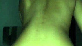 Amador cowgirl acidental creampie - tente n�o gozar dentro de mim enquanto estou montando em voc�, flashing big tits.