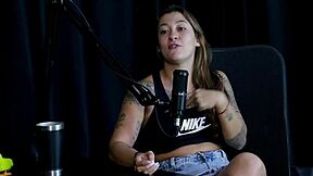 Safada Does Sensual Stripper Show After Talking Transsexual And Virginity Loss