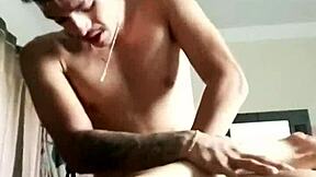 Empino a mi hermanastra y me vengo en su vagina.