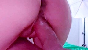 morning sex with hot babe, ridin' her shaved pussy cowgirl style, big ass bouncing, homemade fun