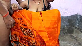 Hot Village 18 Girl Goes Full Nude for Suhagrat Scene.