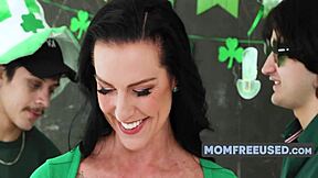 Threesome with freeuse stepmom craving young 18+ cocks and dirty gossip