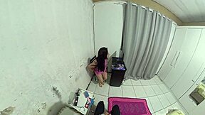 Housewife pays technician with her ass while husband is away