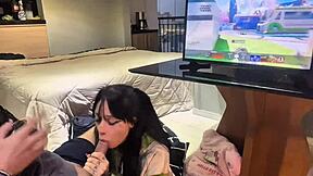 Amberzinha gives perfect blowjob backstage while I play Call of Duty
