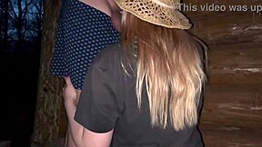 在谷仓公开操孕妇陌生人，你在吗？