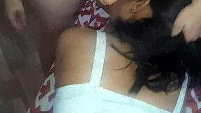 trio caliente con dos mujeres lesbianas