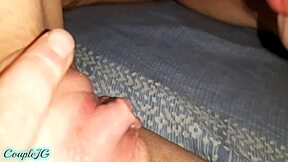 18岁妹子喷水内射大乱！