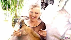 瘦模特鱼网袜POV足交