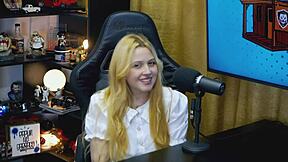 A ninfeta avalia o mastro do ruan e deu nota