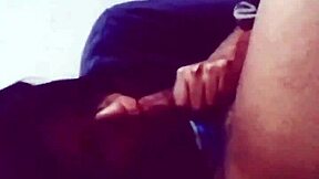 chupando y cogiendo antes de dormir con latina sexy