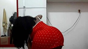 stopped cleaning just to get a hot creampie inside full on red