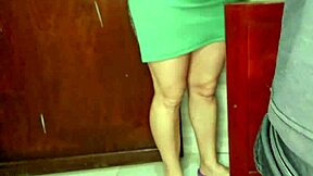 Lonely Housewife Calls Plumber and Gets Way More Than a Fix!