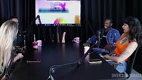 Compilados do Hyoran Carvalho watch on sheer red