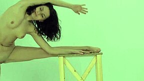 Sexiest Gymnast Babe Spreads Hot Legs Just for You!