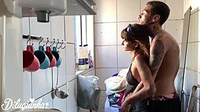 突袭女仆想操她结果老婆回来了！