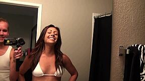 Shae Parker穿鱼网袜跟男友肛门扩张阴道骑乘