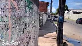 突袭女仆想操她结果老婆回来了！