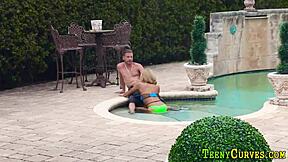 Oiled Big Ass Teen 18+ Performs Intense Outdoor Blowjob On Cock