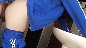 yo, recording a colegiala during quick bathroom action at school. so risky!