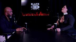 safada stripper shows tits after wanting to sit on cock