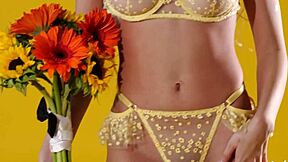 Two Teens Fuck At Party With No Parents Around?